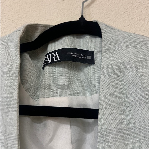 Zara womans Light sage green Plaid Suit Blazer & Trousers size XS - Picture 4 of 4